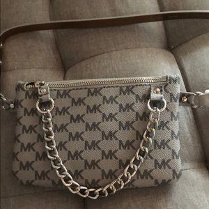 Micheal kors fanny pack